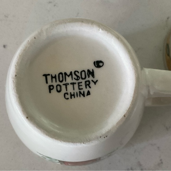 Thomson Pottery Birdhouse Mugs Set of (5) Birds Vines & Hearts Great Condition - Picture 5 of 8